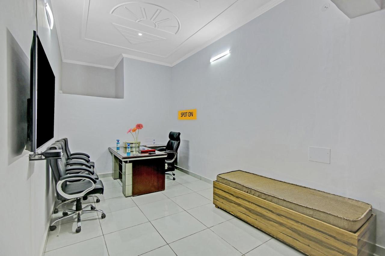 Spot On Shree Naman Guest House Sonipat Exterior foto